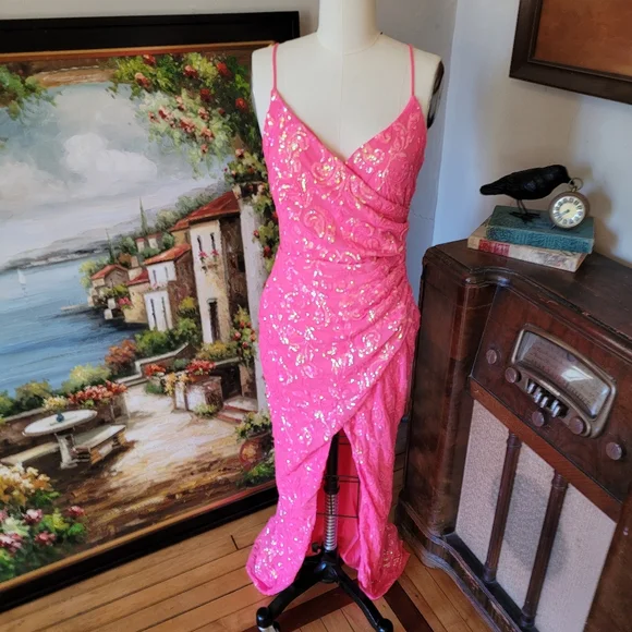 Barbie pink sequin formal gown Windsor Medium - Picture 3 of 11